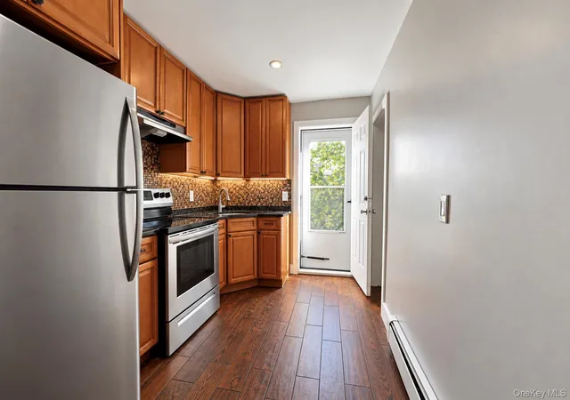 Photo 4 of House for sale at 296 Hawthorne Ave, Yonkers, NY 10705 | MLS# 1066734 | Listing updated on 2026-10-30