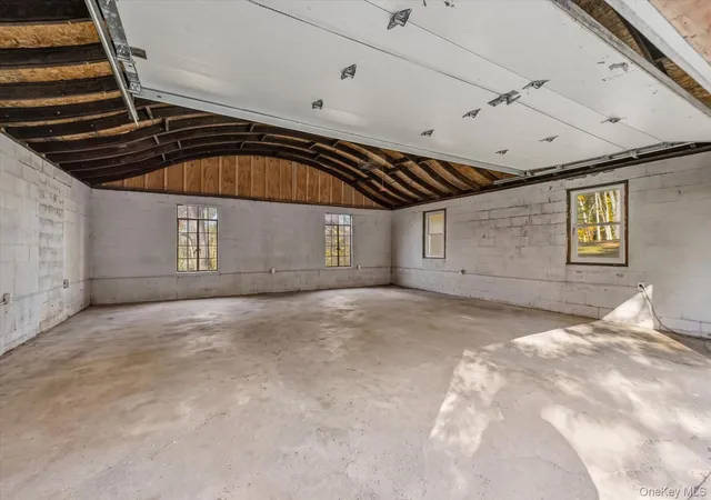 Photo 3 of Single family home for sale at 165 E Dorsey Ln, Poughkeepsie, NY 12601 | MLS# 1066747 | Listing updated on 2026-10-27