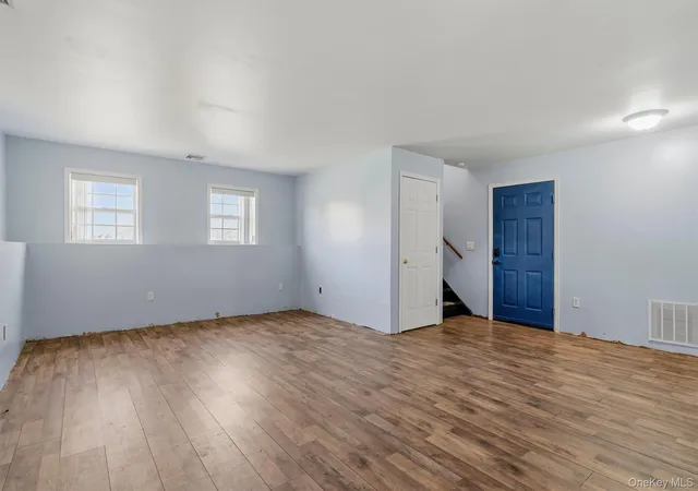 Photo 4 of Single family home for sale at 5 Celtic Dr, Newburgh (town), NY 12589 | MLS# 1066764 | Listing updated on 2026-10-28