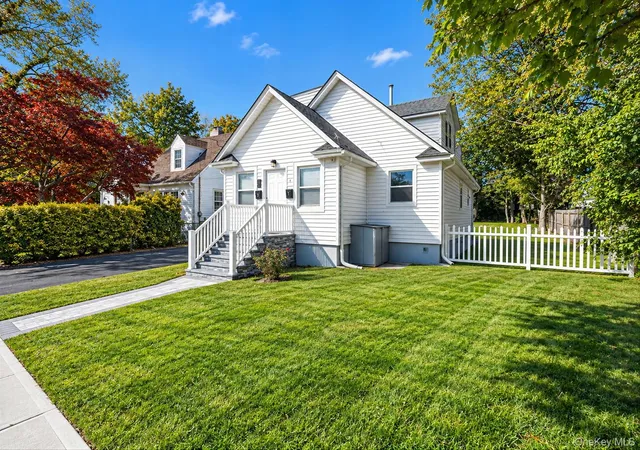 Single family home for sale at 14 Perkal St, Islip, NY 11706 | MLS# 1066805