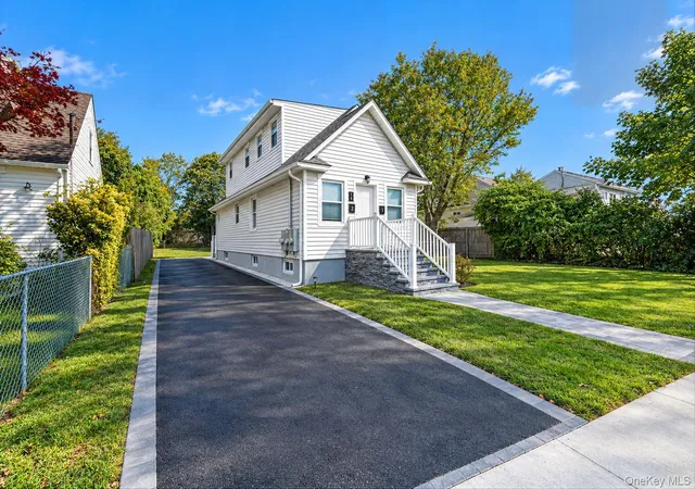 Photo 1 of Single family home for sale at 14 Perkal St, Islip, NY 11706 | MLS# 1066805 | Listing updated on 2026-10-27