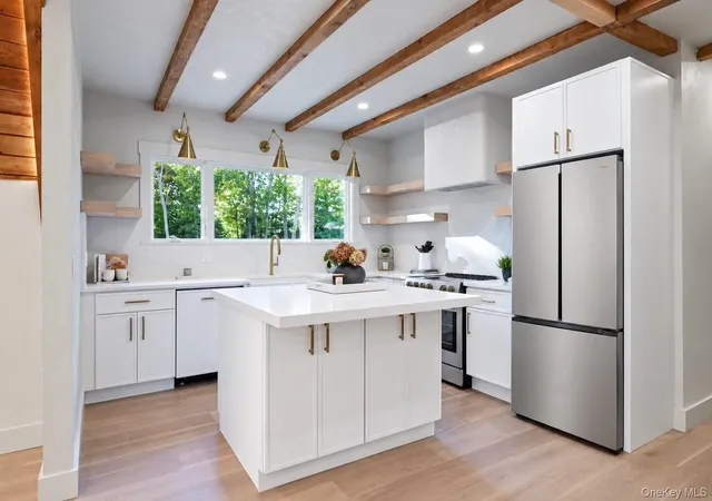 Photo 4 of Single family home for sale at 600 Highwood Rd, Southold, NY 11971 | MLS# 1066839 | Listing updated on 2026-10-29