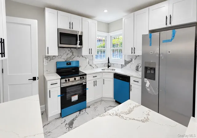 Photo 3 of Single family home for sale at 770 Dean Dr, Hempstead, NY 11510 | MLS# 1066851 | Listing updated on 2026-10-27