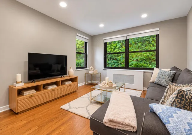 Photo 4 of House for sale at 50 Rockledge Rd #1B, Greenburgh, NY 10530 | MLS# 1066884 | Listing updated on 2026-10-28
