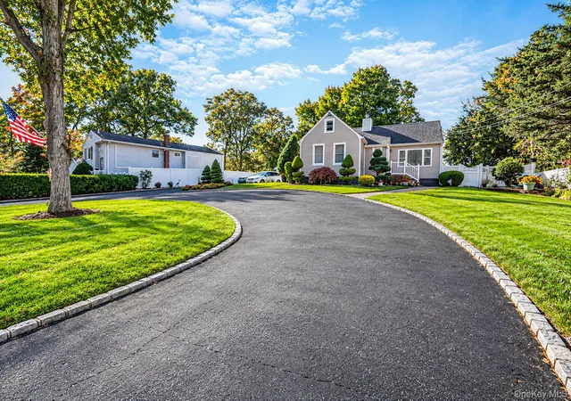 Photo 1 of Single family home for sale at 220 Holbrook Ave, Brookhaven, NY 11779 | MLS# 1066885 | Listing updated on 2026-10-27
