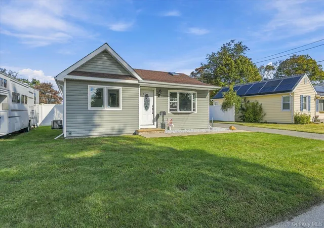 Photo 1 of Single family home for sale at 21 Birs Ave, Babylon, NY 11757 | MLS# 1066888 | Listing updated on 2026-10-27
