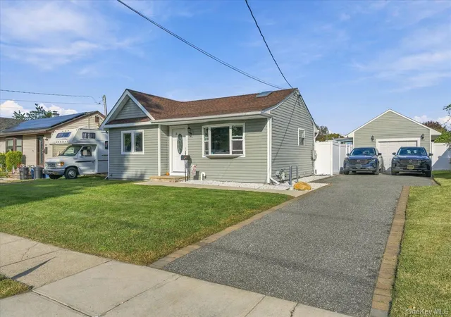 Photo 2 of Single family home for sale at 21 Birs Ave, Babylon, NY 11757 | MLS# 1066888 | Listing updated on 2026-10-27