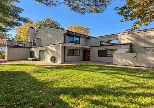 Photo 1 of Single family home for sale at 15 Pine Ridge Rd, Mamaroneck, NY 10538 | MLS# 1066892 | Listing updated on 2026-10-29