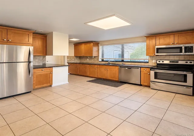 Photo 3 of Single family home for sale at 15 Pine Ridge Rd, Mamaroneck, NY 10538 | MLS# 1066892 | Listing updated on 2026-10-29