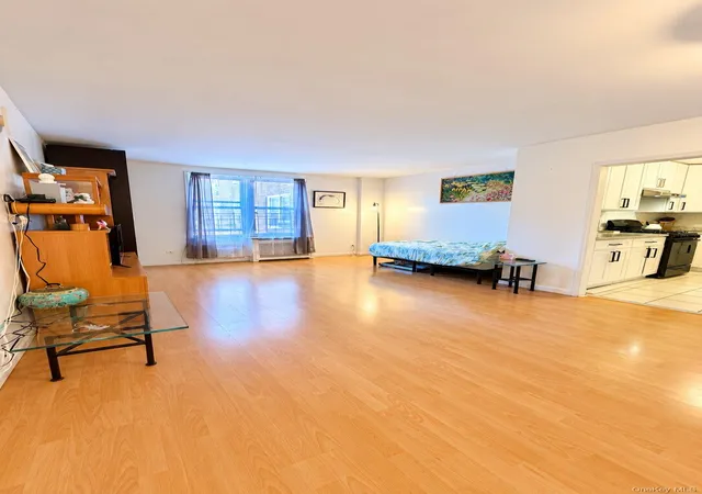 Photo 2 of Condo for sale at 4107 Bowne St #5N, New York, NY 11355 | MLS# 1066896 | Listing updated on 2026-10-29