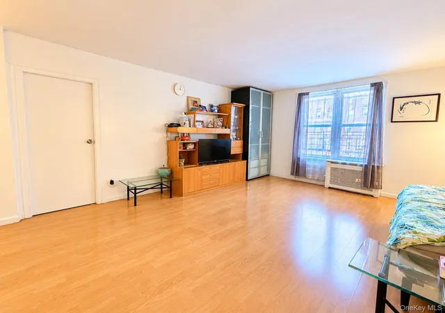 Photo 3 of Condo for sale at 4107 Bowne St #5N, New York, NY 11355 | MLS# 1066896 | Listing updated on 2026-10-29