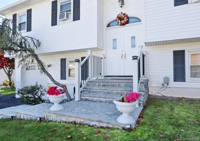 Photo 2 of Single family home for sale at 35 Southpark Dr, Haverstraw, NY 10923 | MLS# 1066910 | Listing updated on 2026-10-29