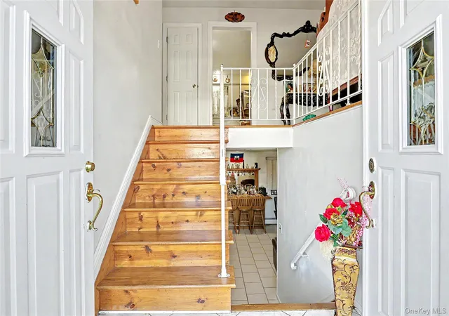 Photo 3 of Single family home for sale at 35 Southpark Dr, Haverstraw, NY 10923 | MLS# 1066910 | Listing updated on 2026-10-29