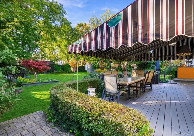 Photo 3 of Single family home for sale at 532 Morris Dr, Hempstead, NY 11580 | MLS# 1066925 | Listing updated on 2026-10-29