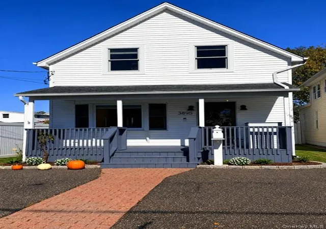 Photo 1 of Single family home for sale at 3895 South St, Hempstead, NY 11783 | MLS# 1066984 | Listing updated on 2026-10-28