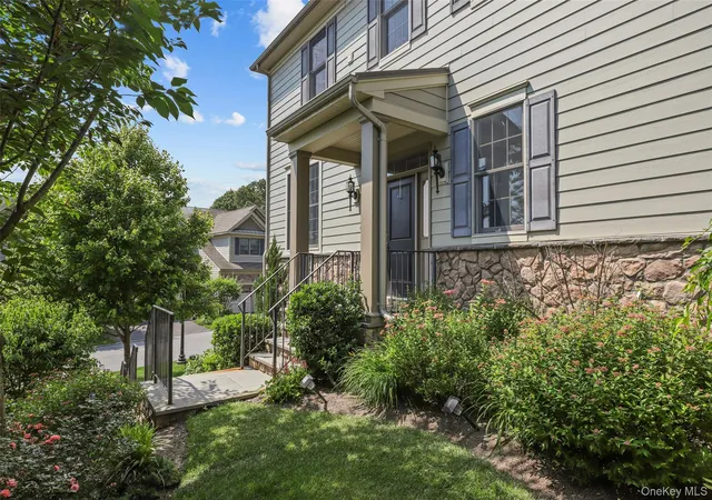 Photo 1 of Single family home for sale at 8 Langeloth Dr, Cortlandt, NY 10567 | MLS# 1067014 | Listing updated on 2026-10-29