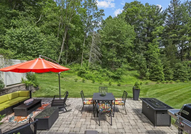 Photo 2 of Single family home for sale at 8 Langeloth Dr, Cortlandt, NY 10567 | MLS# 1067014 | Listing updated on 2026-10-29