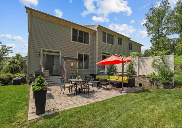Photo 3 of Single family home for sale at 8 Langeloth Dr, Cortlandt, NY 10567 | MLS# 1067014 | Listing updated on 2026-10-29