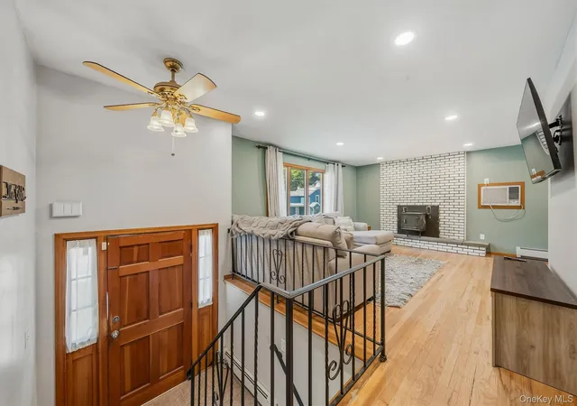 Photo 3 of Single family home for sale at 16 New St, Port Jervis, NY 12771 | MLS# 1067028 | Listing updated on 2026-10-28