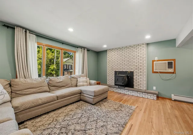 Photo 4 of Single family home for sale at 16 New St, Port Jervis, NY 12771 | MLS# 1067028 | Listing updated on 2026-10-28