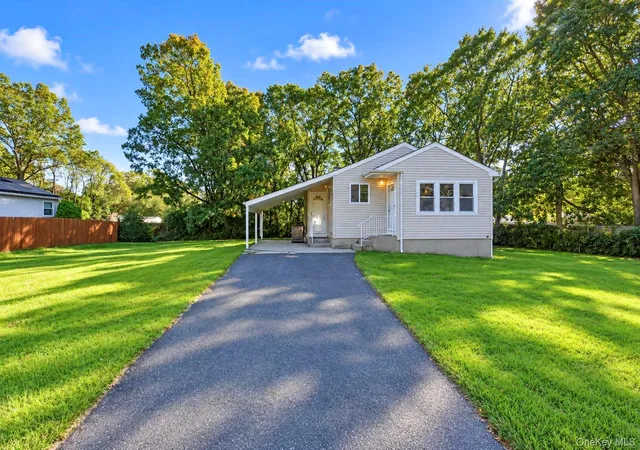 Photo 2 of Single family home for sale at 384 Locust St, Islip, NY 11722 | MLS# 1067058 | Listing updated on 2026-10-29
