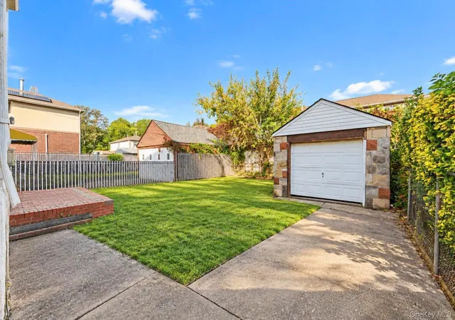 Photo 3 of Single family home for sale at 17621 132nd Avenue, New York, NY 11434 | MLS# 1067064 | Listing updated on 2026-10-29