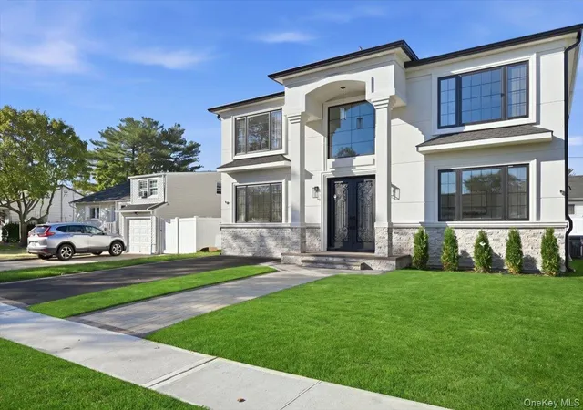 Photo 1 of Single family home for sale at 10 Terry St, Oyster Bay, NY 11801 | MLS# 1067103 | Listing updated on 2026-10-28