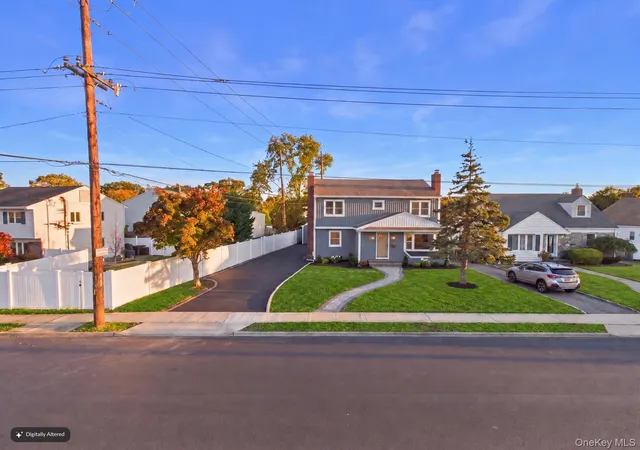 Photo 3 of Single family home for sale at 2508 Beltagh Ave, Hempstead, NY 11710 | MLS# 1067122 | Listing updated on 2026-10-29