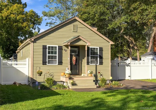 Photo 1 of Single family home for sale at 19 Lacrosse Rd, Brookhaven, NY 11951 | MLS# 1067198 | Listing updated on 2026-10-29