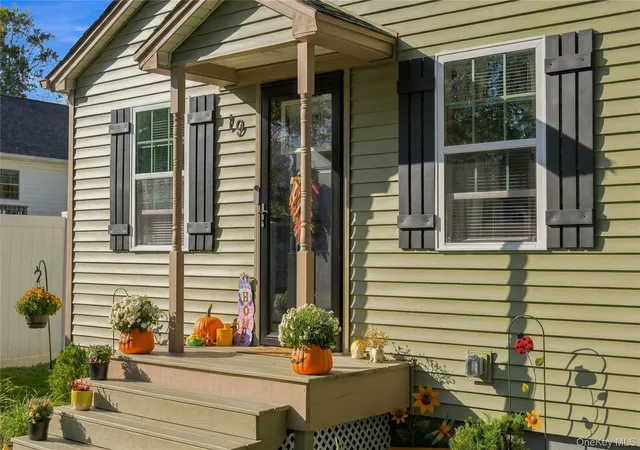 Photo 2 of Single family home for sale at 19 Lacrosse Rd, Brookhaven, NY 11951 | MLS# 1067198 | Listing updated on 2026-10-29