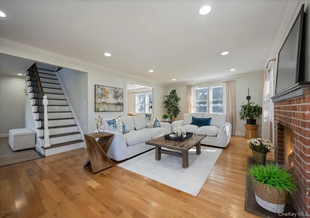 Photo 4 of Single family home for sale at 34 Smith St, Huntington, NY 11740 | MLS# 1067244 | Listing updated on 2026-10-29