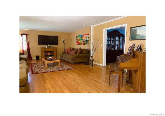 Photo 2 of Single family home for sale at 437 6th Avenue, Pelham, NY 10803 | MLS# 1067249 | Listing updated on 2026-10-28