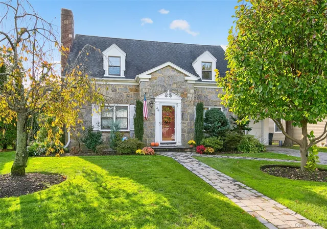 Photo 1 of Single family home for sale at 38 Mulberry Ave, Hempstead, NY 11530 | MLS# 1067269 | Listing updated on 2026-10-29