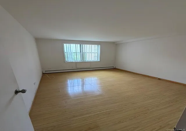 Photo 3 of Condo for sale at 140-55 34 Avenue #4R, New York, NY 11354 | MLS# 1067332 | Listing updated on 2026-10-28