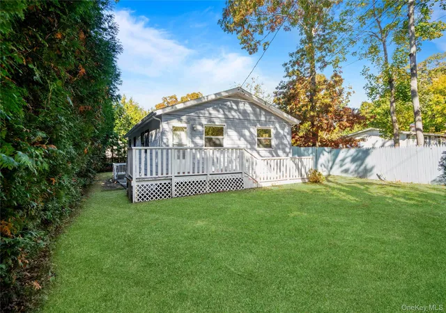 Photo 3 of Single family home for sale at 11 Nelson Pl, Brookhaven, NY 11950 | MLS# 1067353 | Listing updated on 2026-10-28