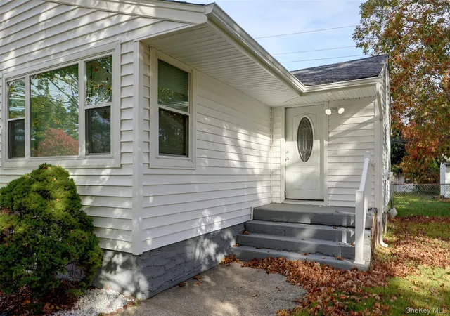 Photo 2 of Single family home for sale at 98 Eastwood Blvd, Brookhaven, NY 11720 | MLS# 1067367 | Listing updated on 2026-10-29