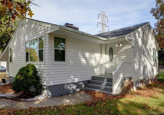 Photo 3 of Single family home for sale at 98 Eastwood Blvd, Brookhaven, NY 11720 | MLS# 1067367 | Listing updated on 2026-10-29