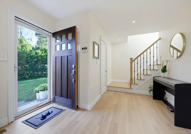 Photo 2 of Single family home for sale at 314 Fort Hl Rd, Greenburgh, NY 10583 | MLS# 1067377 | Listing updated on 2026-10-28