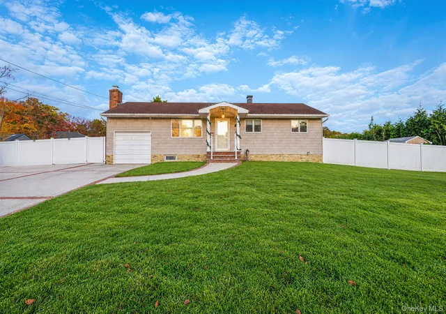 Single family home for sale at 621 Connetquot Ave, Islip, NY 11752 | MLS# 1067390