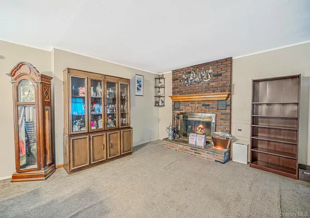 Photo 3 of Single family home for sale at 621 Connetquot Ave, Islip, NY 11752 | MLS# 1067390 | Listing updated on 2026-10-28