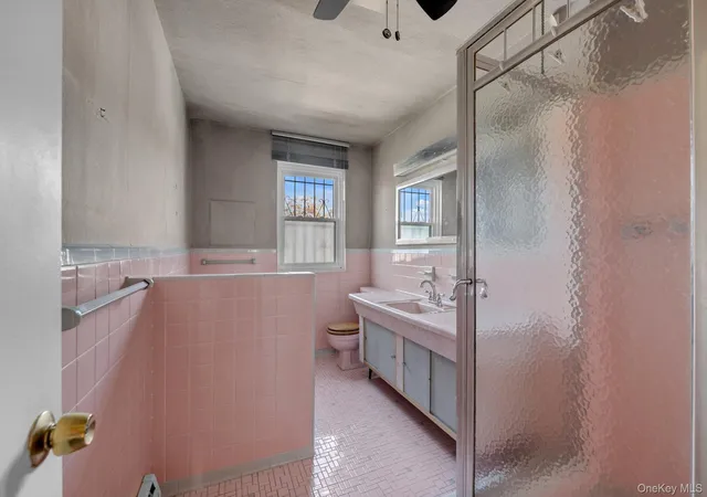 Photo 4 of House for sale at 1283 Neill Ave, New York, NY 10461 | MLS# 1067420 | Listing updated on 2026-10-29
