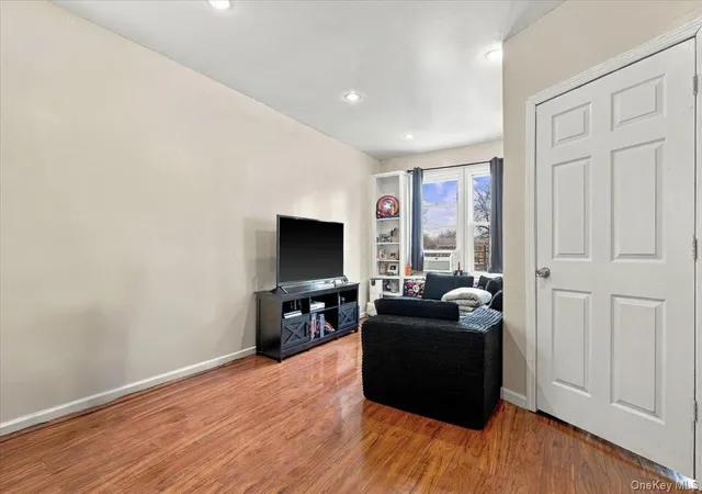 Photo 2 of House for sale at 1529 Gillespie Ave, New York, NY 10461 | MLS# 1067426 | Listing updated on 2026-10-29