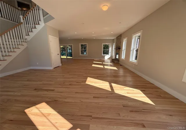 Photo 4 of Single family home for sale at 5 Lakeland Woods Ct, Islip, NY 11749 | MLS# 1067500 | Listing updated on 2026-10-30
