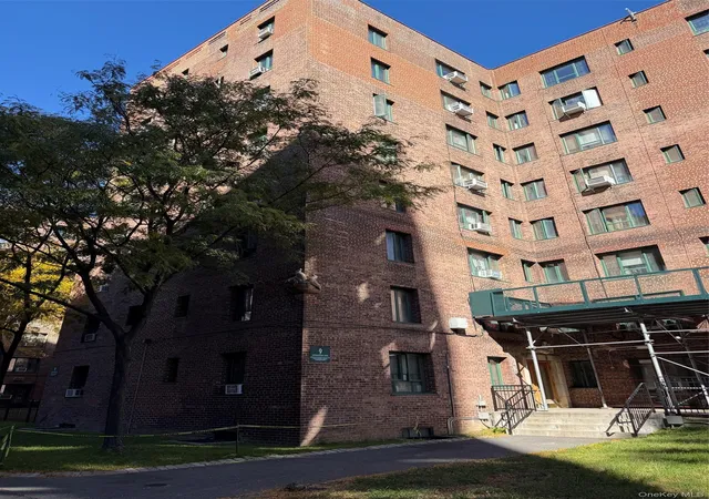 Condo for sale at 9 Metropolitan Oval #7C, New York, NY 10462 | MLS# 1067525