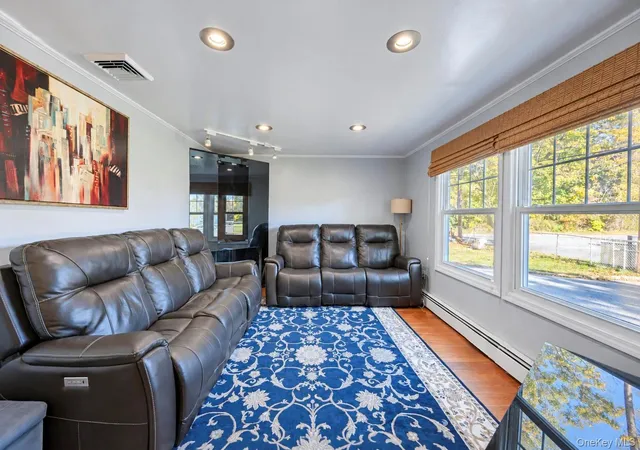 Photo 4 of Single family home for sale at 13 Delaware Rd, Babylon, NY 11704 | MLS# 1067528 | Listing updated on 2026-10-29