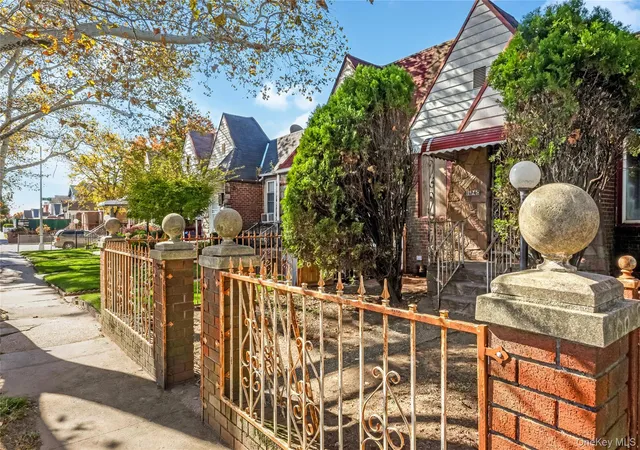 Photo 3 of Single family home for sale at 117 40 227th Street, New York, NY 11411 | MLS# 1067562 | Listing updated on 2026-10-28