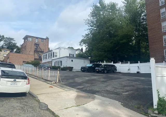 Photo 3 of Single family home for sale at 9 New Pl, Yonkers, NY 10704 | MLS# 1067597 | Listing updated on 2026-10-28