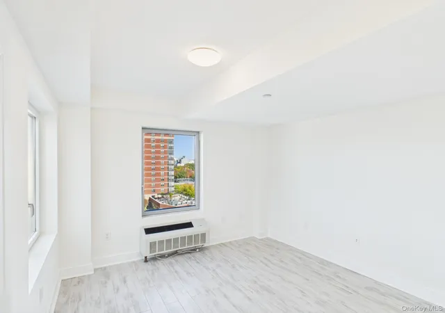 Photo 3 of Condo for sale at 28 20 Astoria Blvd, New York, NY 11102 | MLS# 1067604 | Listing updated on 2026-10-28
