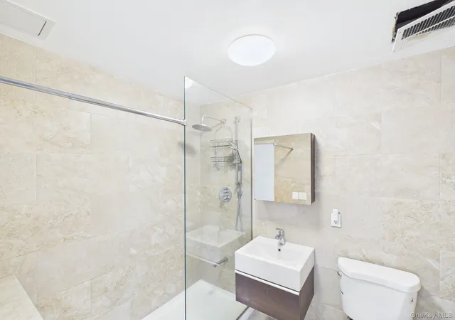 Photo 4 of Condo for sale at 28-20 Astoria Blvd, New York, NY 11102 | MLS# 1067604 | Listing updated on 2026-10-28