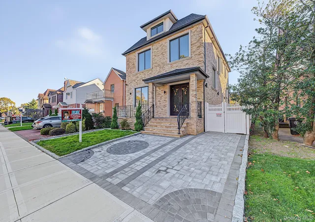 Photo 1 of Single family home for sale at 76 19 173rd Street, New York, NY 11366 | MLS# 1067607 | Listing updated on 2026-10-28